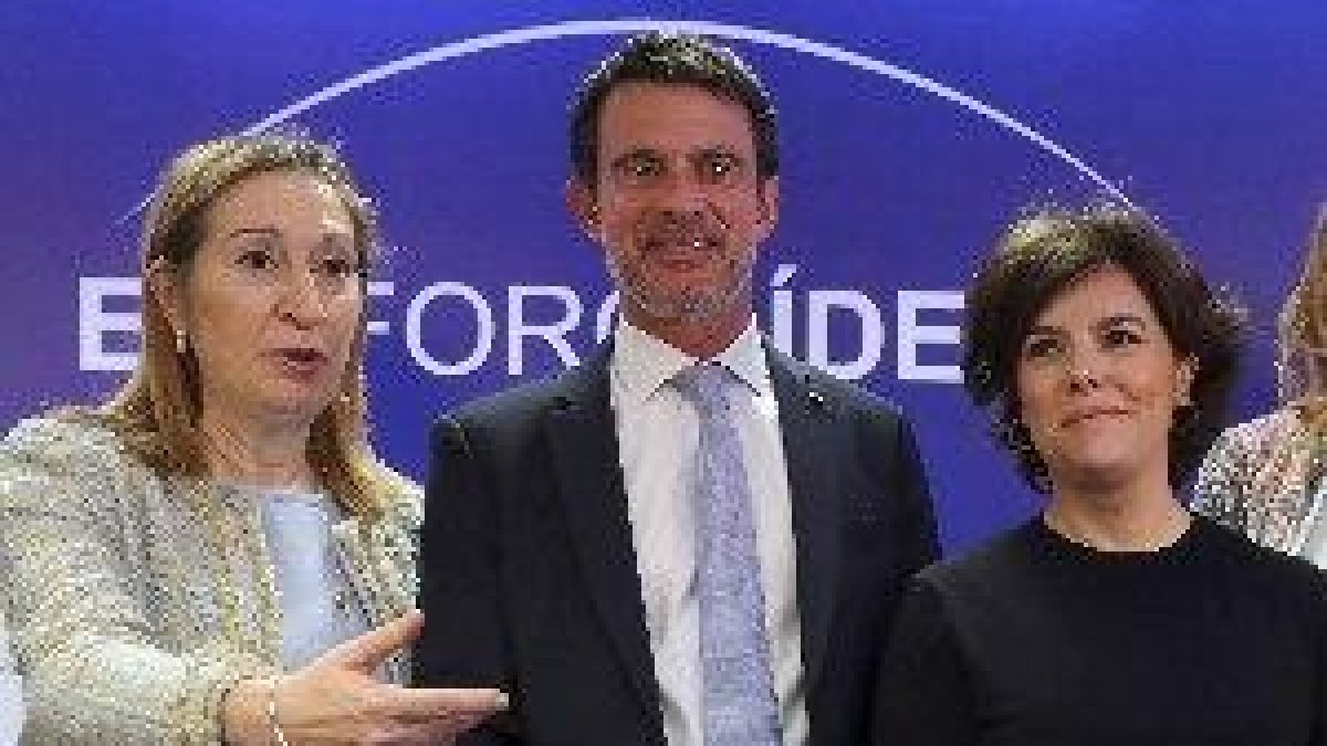 Sáenz de Santamaría adverteix contra la 