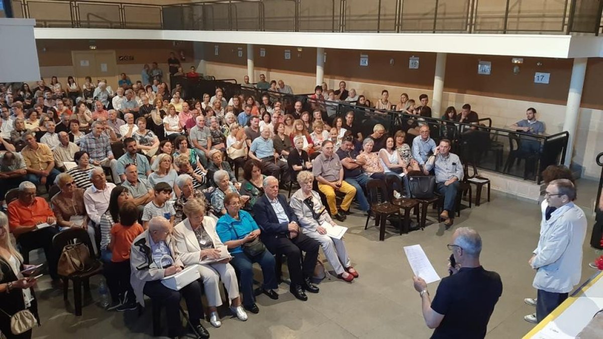 L’acte va congregar més de dos-centes persones entre famílies i veïns a l’Albagés.
