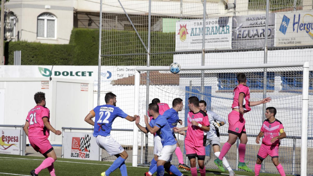 Les ocasions de perill van ser escasses i embolicades.