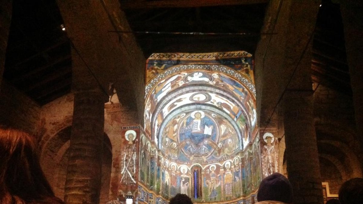 Mapping en Sant Climent de Taüll, uno de los atractivos del templo.