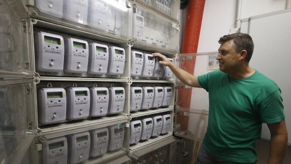 Endesa propone cofinanciar la deuda acumulada en Catalunya por la pobreza energética