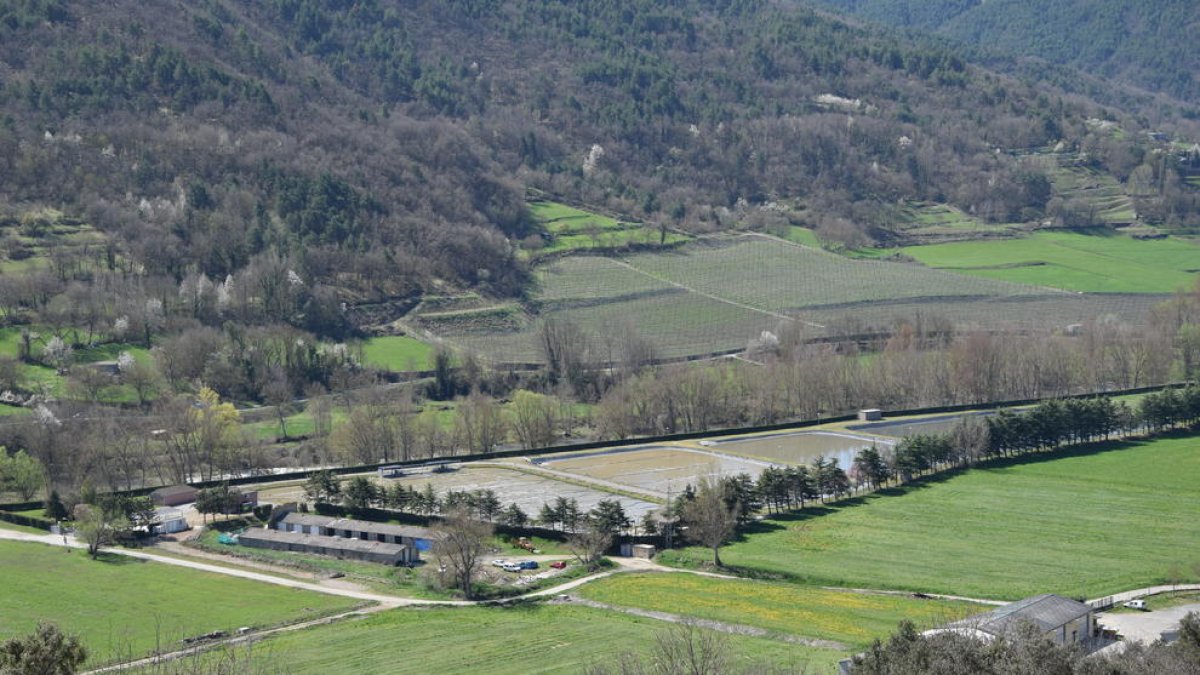 Plan de saneamiento  -  El Plan de Saneamiento de Aguas Residuales de la Agència Catalana de l’Aigua prevé mejorar  y remodelar equipamientos que ya están operativos, como el de Montferrer (en la imagen). En este sentido, la Alta Ribagorça y  ...