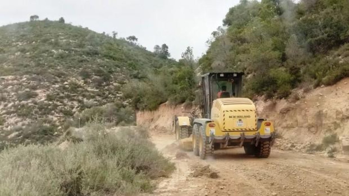 Los trabajos de mejora de los caminos de Mequinensa.