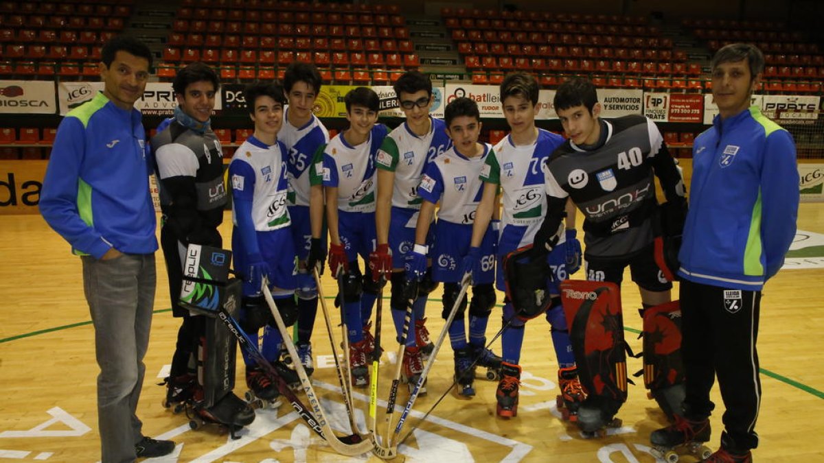 Los componentes del equipo infantil del Llista se hicieron ayer la foto oficial de cara a la competición del KO.