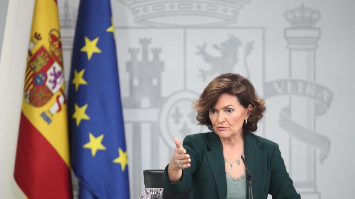La vicepresidenta del Gobierno Carmen Calvo ayer durante la rueda de prensa posterior al Consejo de Ministros.