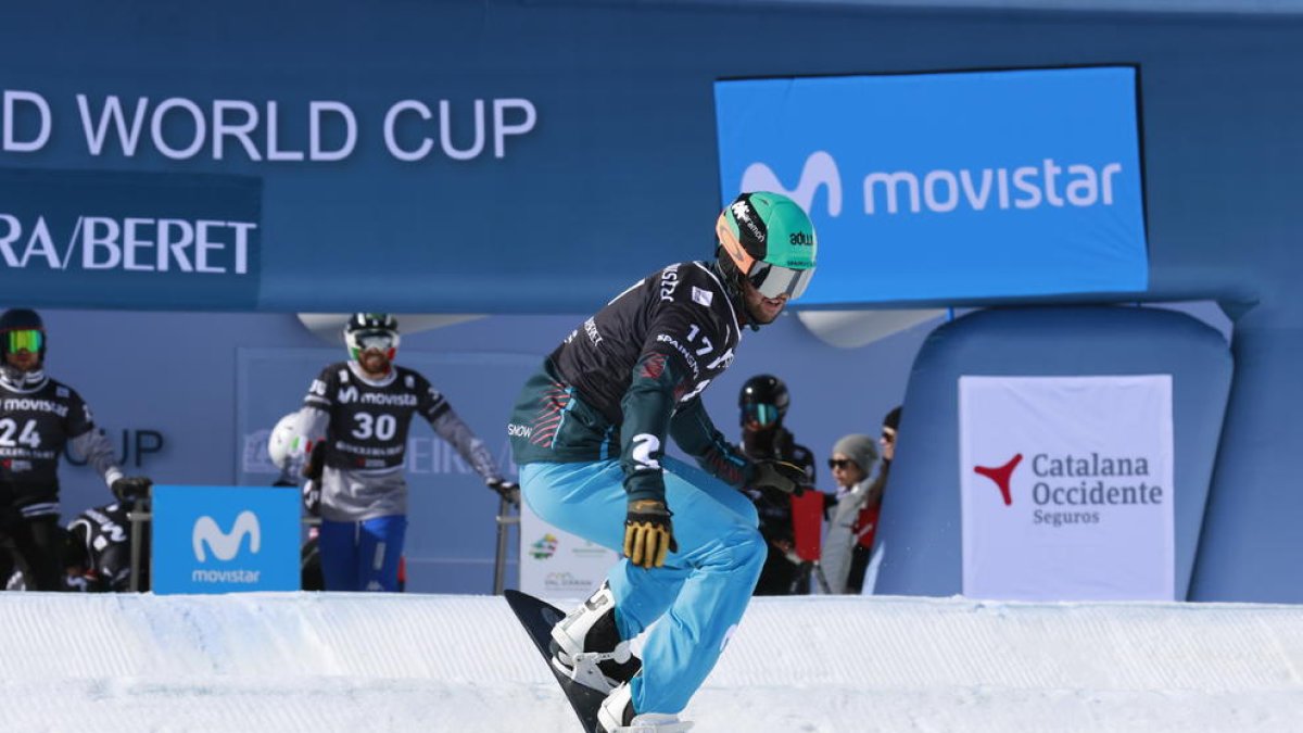 Lucas Eguibar, en la imagen, inicia una de las bajadas de la ronda clasificatoria.