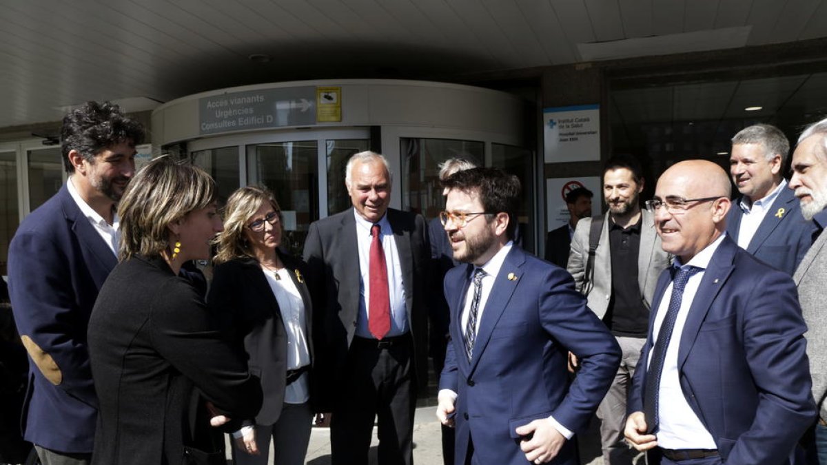 Imatge de Pere Aragonès durant la visita a l’hospital Joan XIII de Tarragona, ahir.