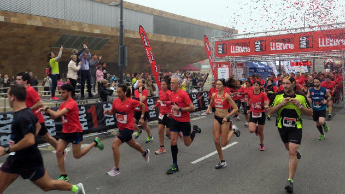 Momento de la salida delante de la Llotja de Lleida.