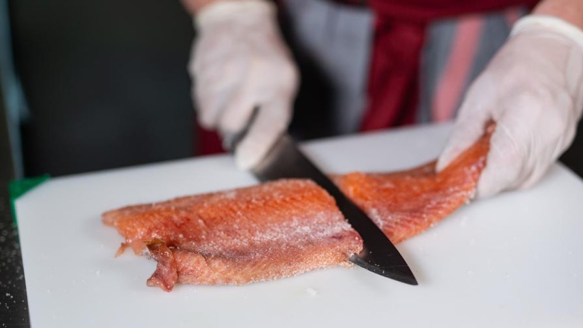 La truita és una bona font de greixos insaturats omega 3.