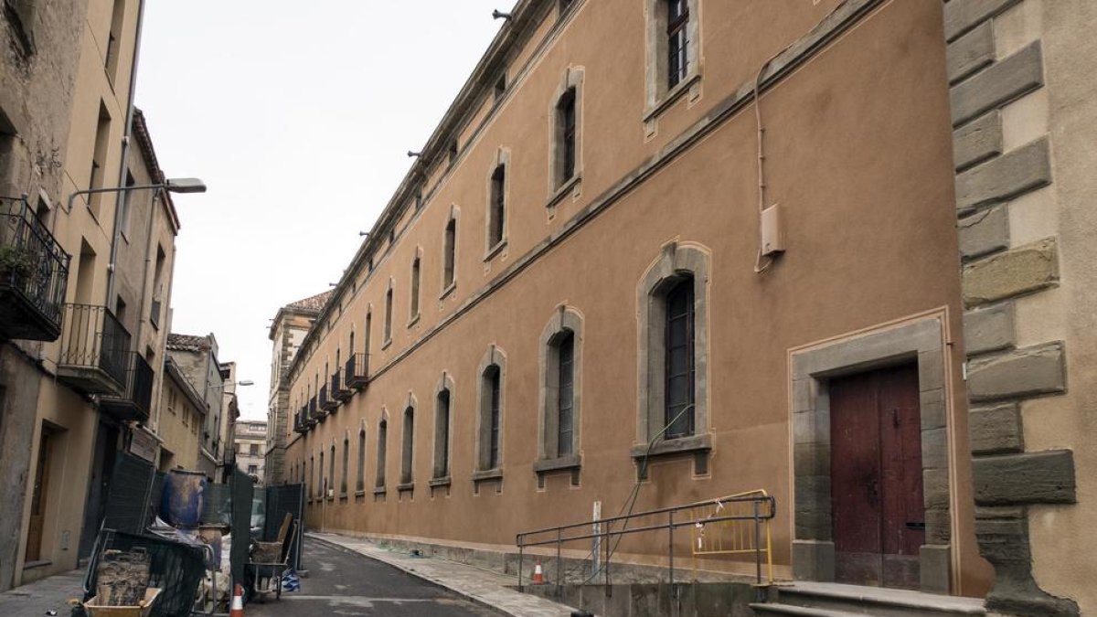 La fachada de la Universidad que se ha remodelado.