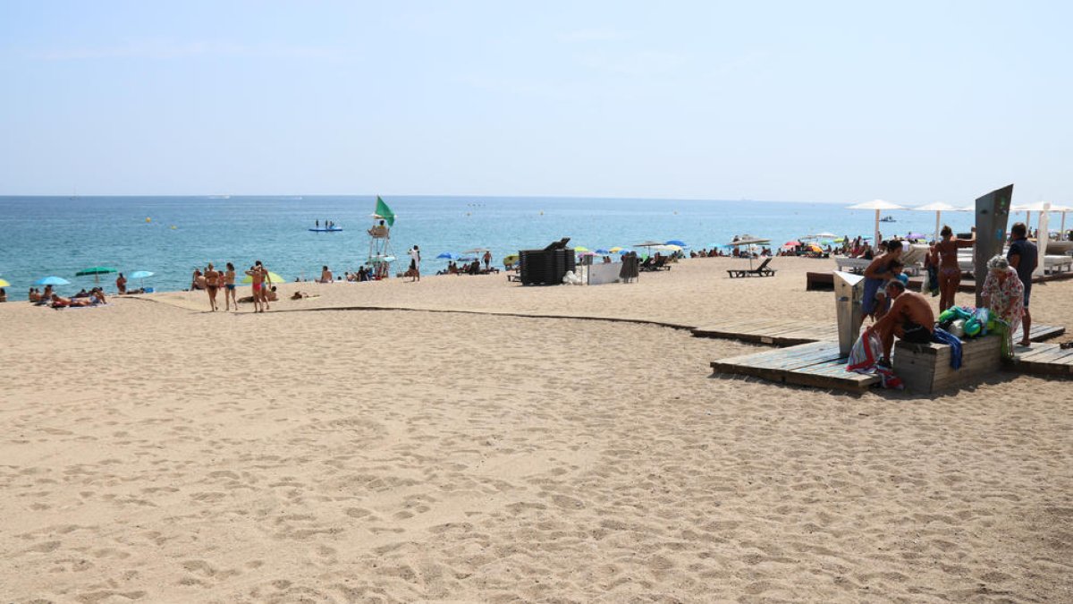 Imagen de la playa Platja Gran, donde tuvo lugar la violación múltiple durante la madrugada de ayer.