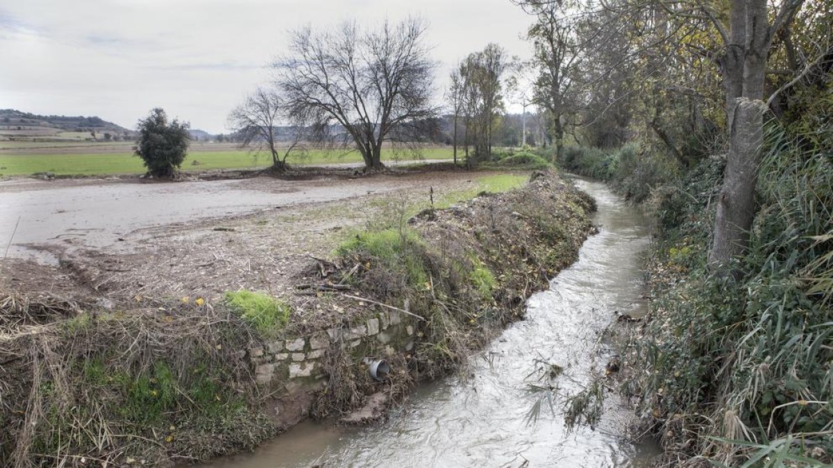 Al nucli de Castellnou l’avinguda del Sió va obligar aquesta setmana a fer actuacions d’urgència.