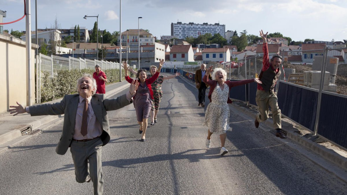 Els francesos Adhok estrenaran una trilogia de muntatges que reflexionen sobre la joventut i la vellesa.