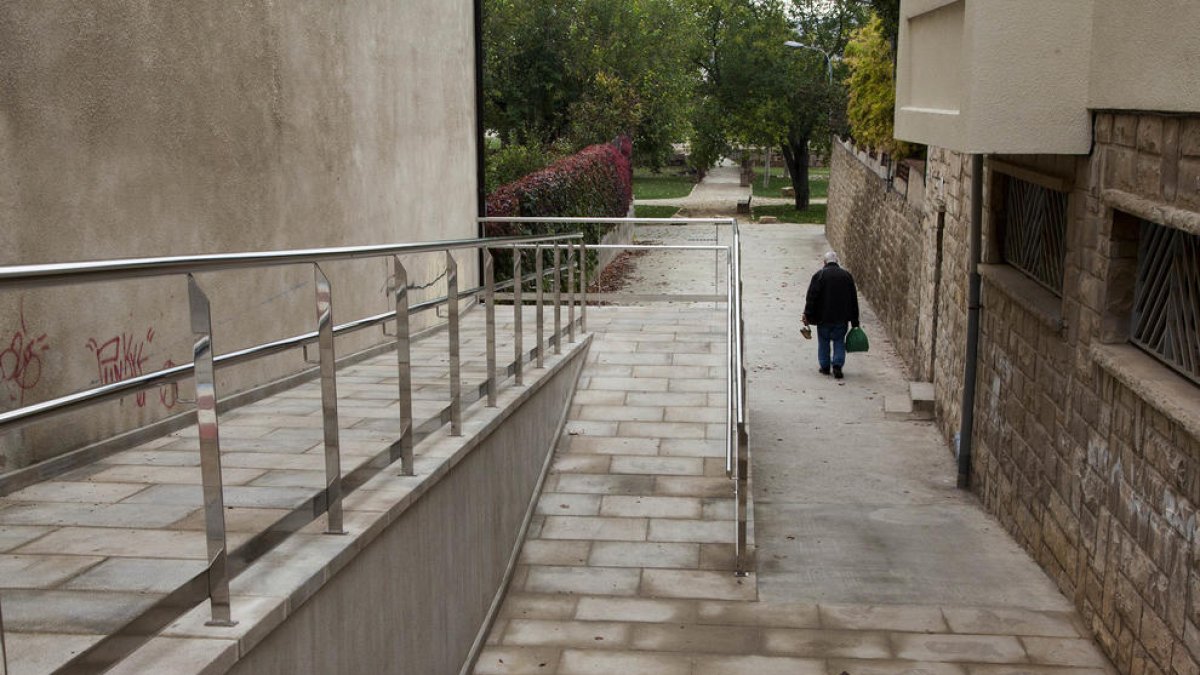 El renovado acceso es muy utilizado por los vecinos.