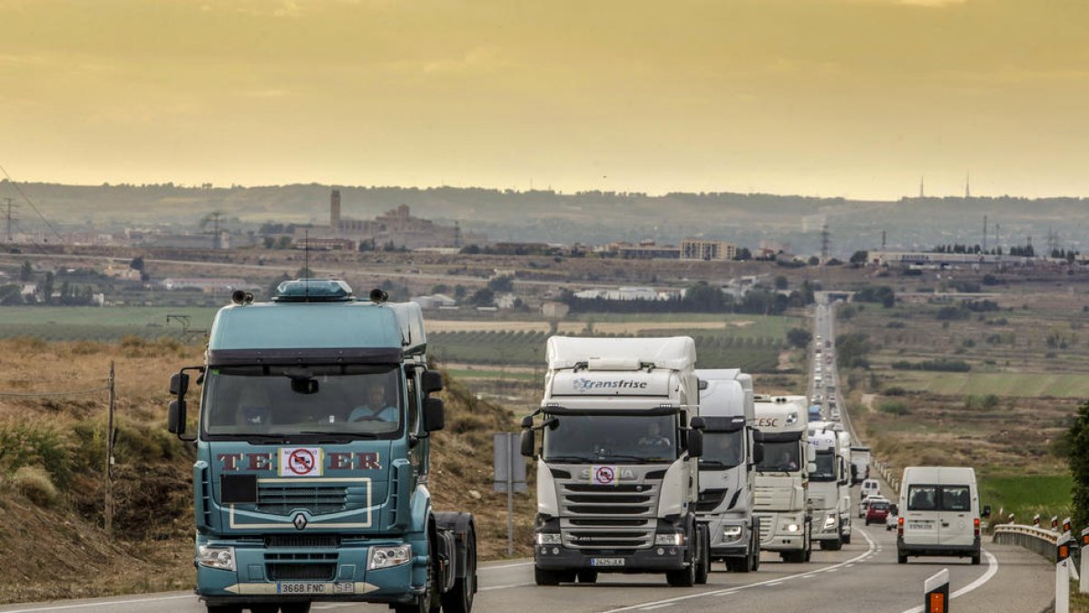 Més mil camions es desvien cada dia de la N-240 cap a l'autopista