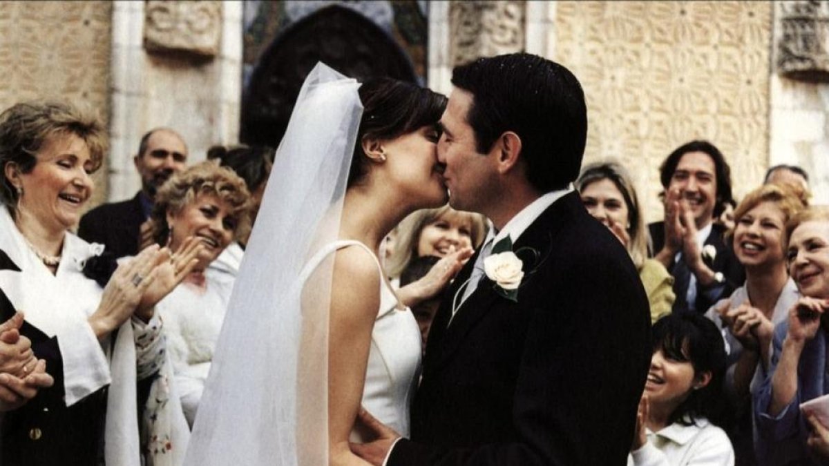 La programació comença amb ‘Solo mía’ de Javier Balaguer.