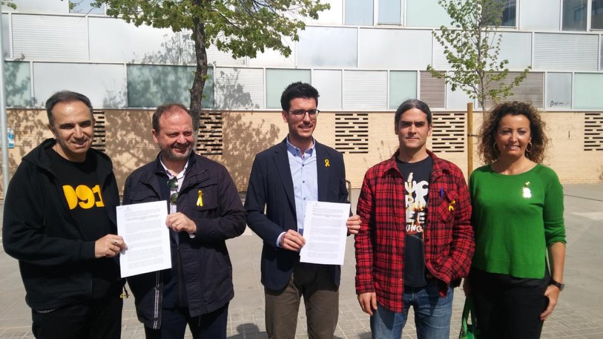 Moción de PDeCAT, ERC, Crida y Comú para pedir la liberación de los
