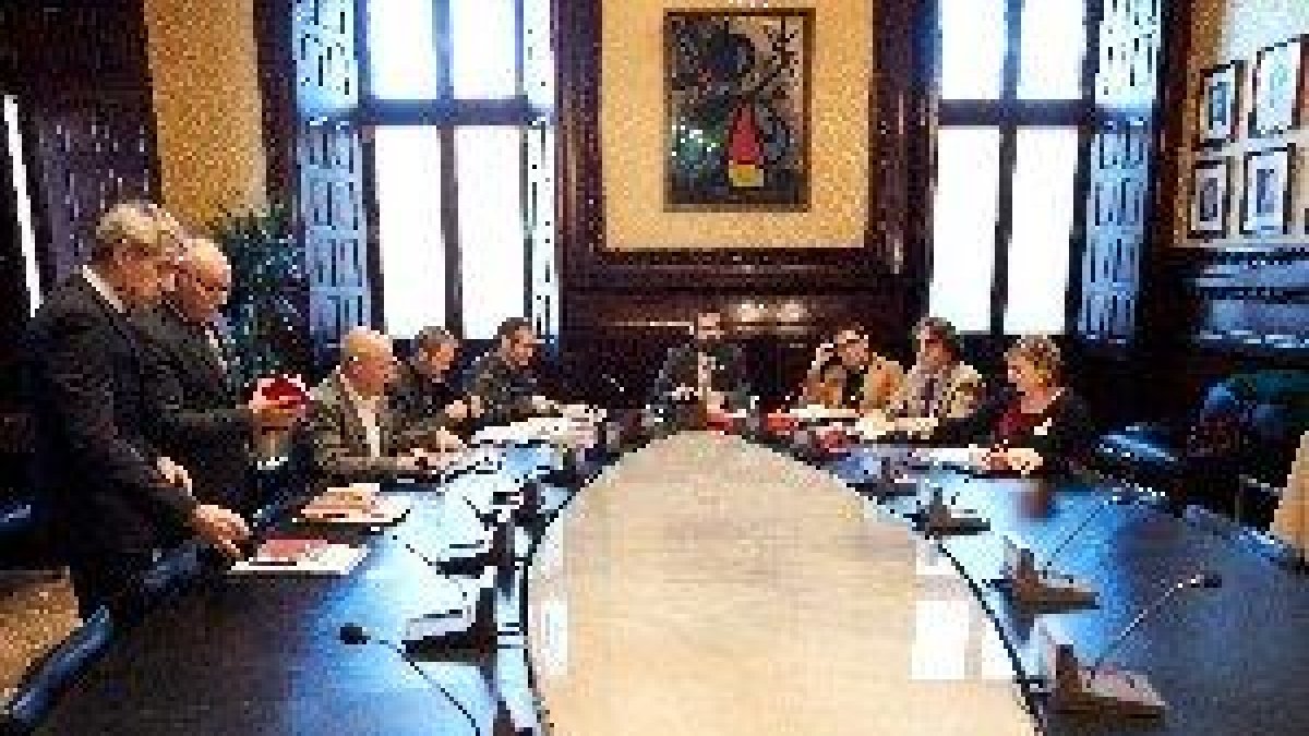 El Parlament ajorna de nou la reforma per investir a distància a Puigdemont