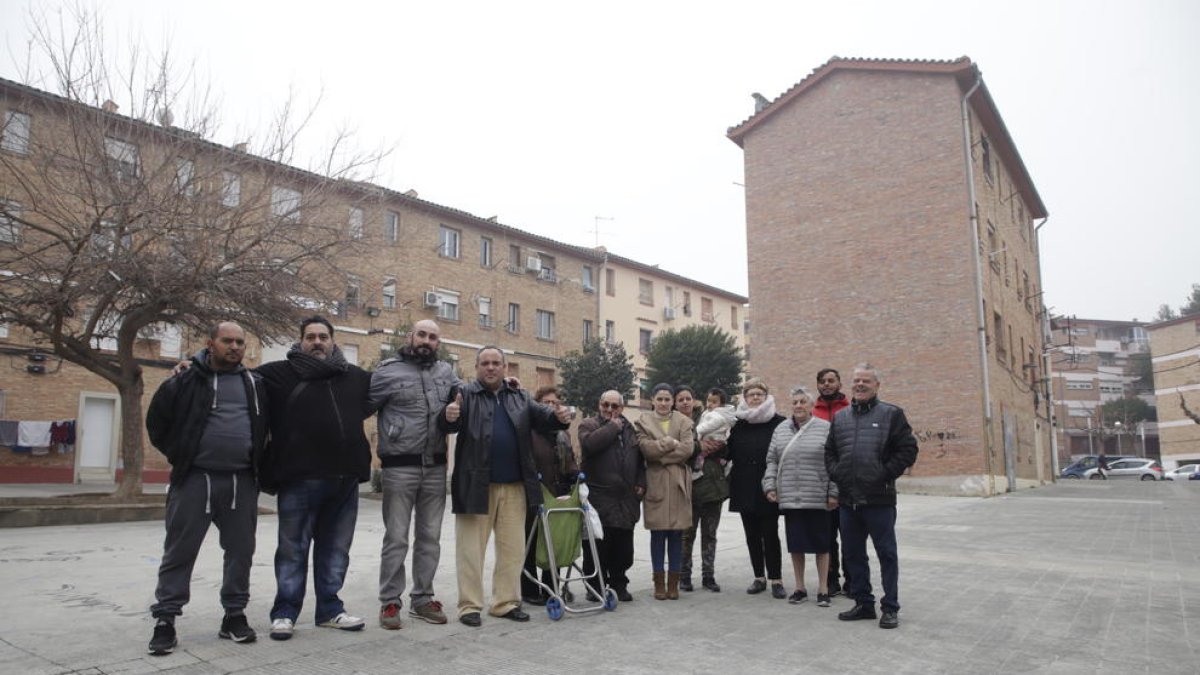 Veïns i testimonis d’aquella nit tràgica, al solar on hi havia el bloc D.