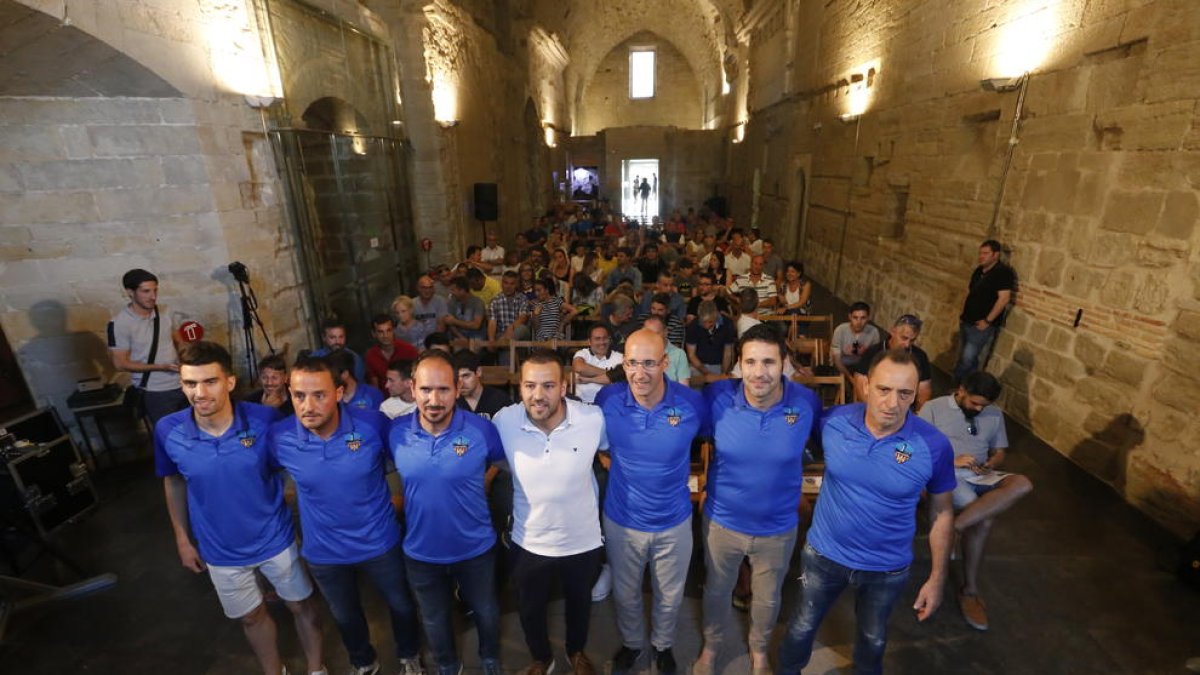 Els coordinadors del nou projecte de futbol base del Lleida Esportiu al costat de Jordi Esteve.