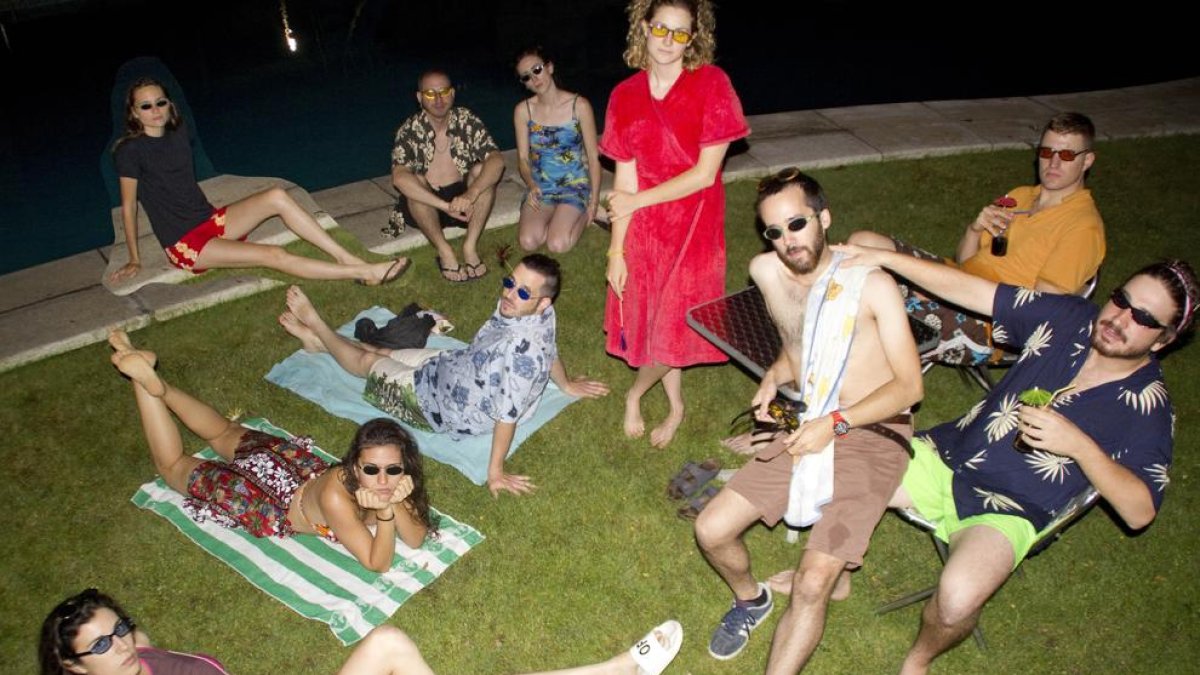 Imagen promocional en FiraTàrrega 2017 de Íntims Produccions y su nueva obra ‘Pool (No Water)’.