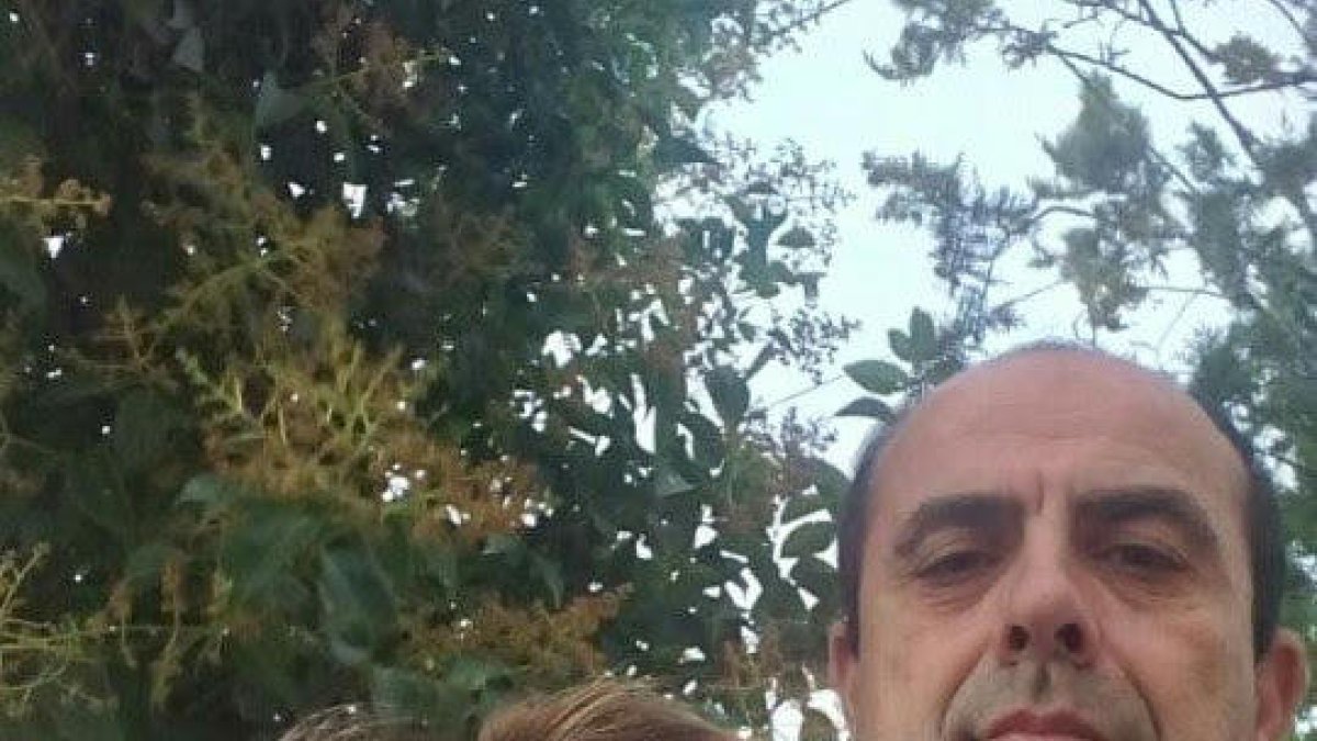 El Josep combina la seua afició per la foto amb els passejos amb la Petita, la seua gossa.