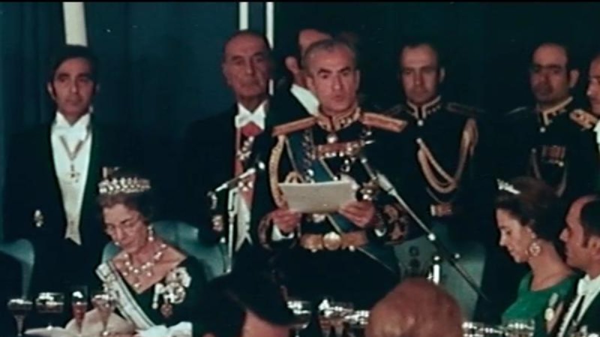 Los fastos del Sha de Persia, en el 33