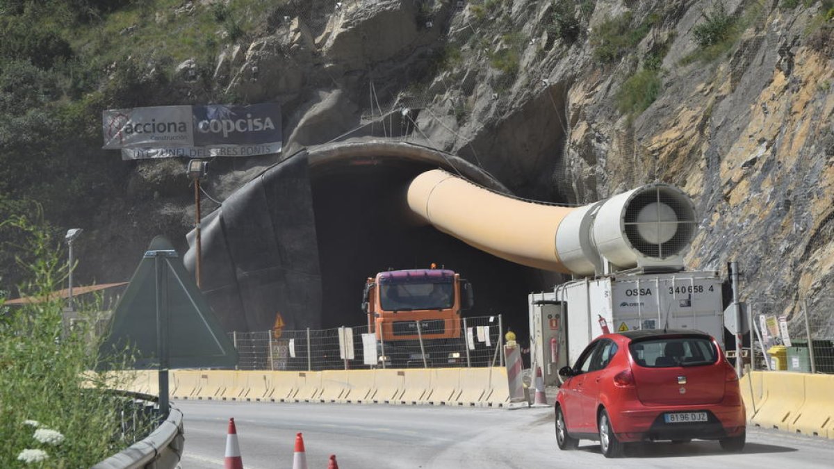 Imatge de les obres del túnel a la carretera C-14, a Organyà.