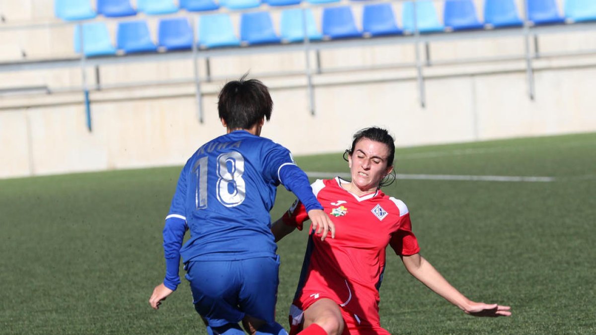 Iris corta una acción atacante del Seagull conducida por Akane, autora del gol local.