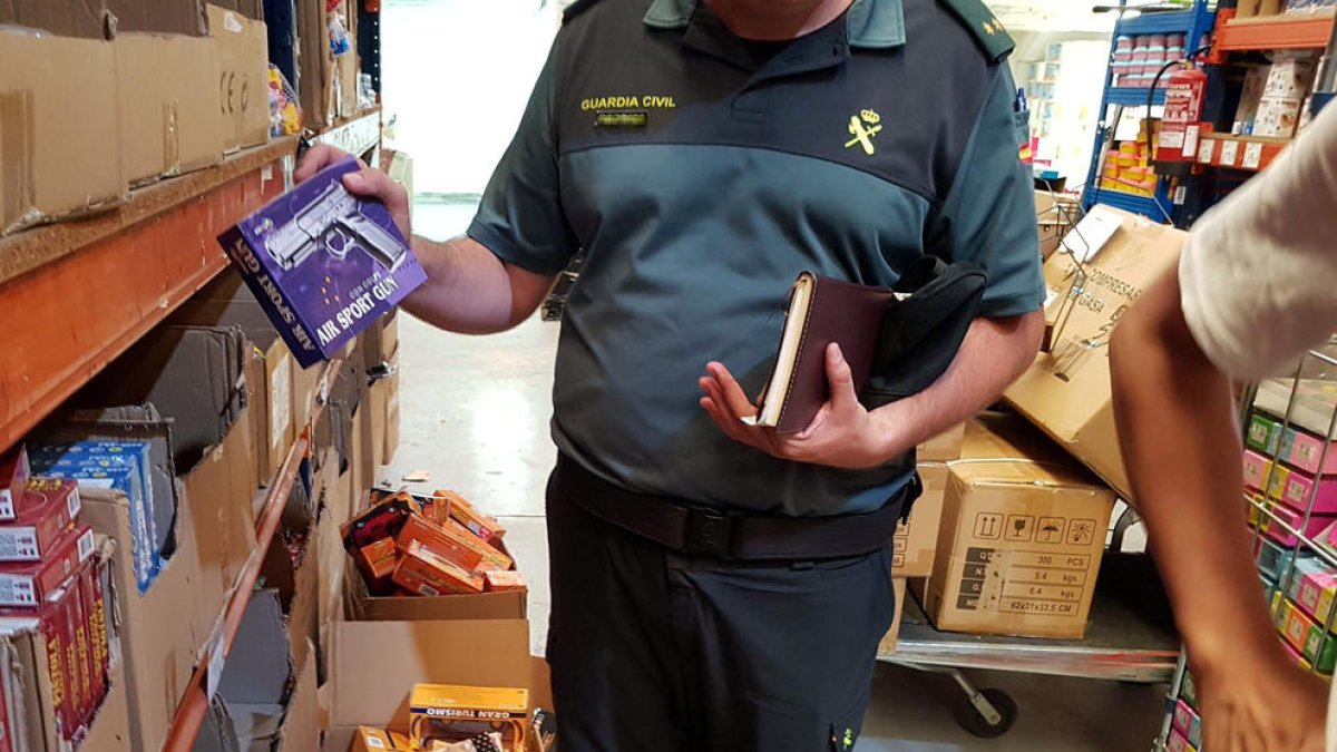 Confisquen més de 400 armes d''airsoft' a Tarragona