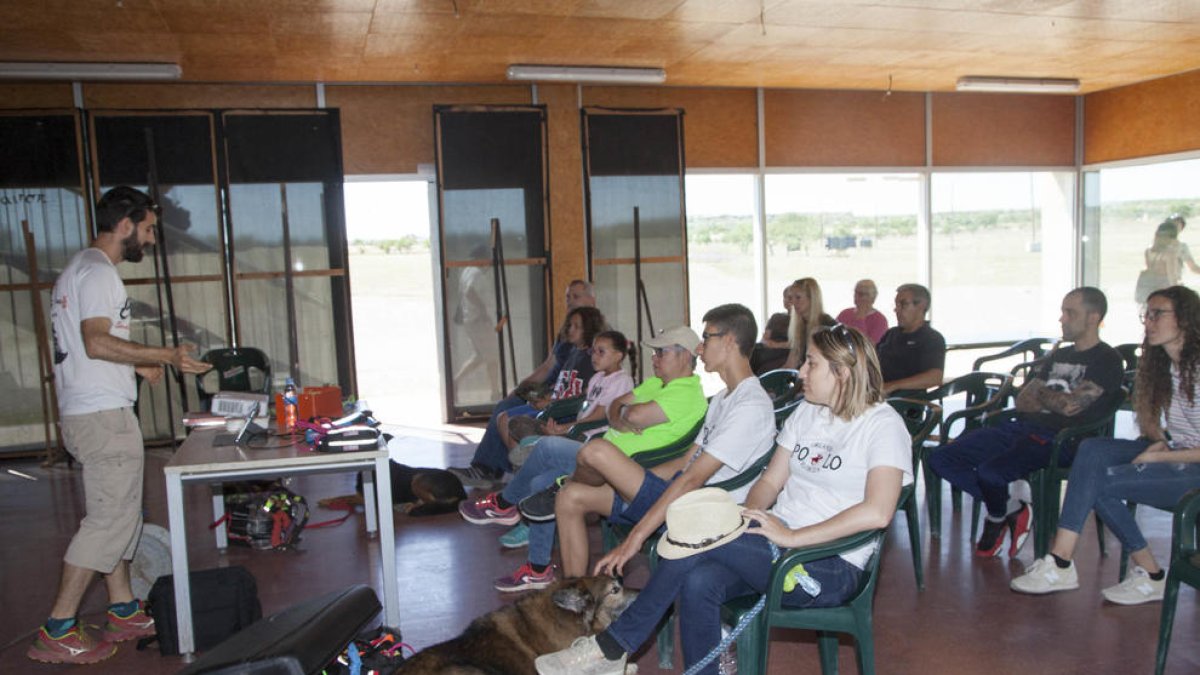 La entidad organizó ayer una jornada solidaria en el camping.