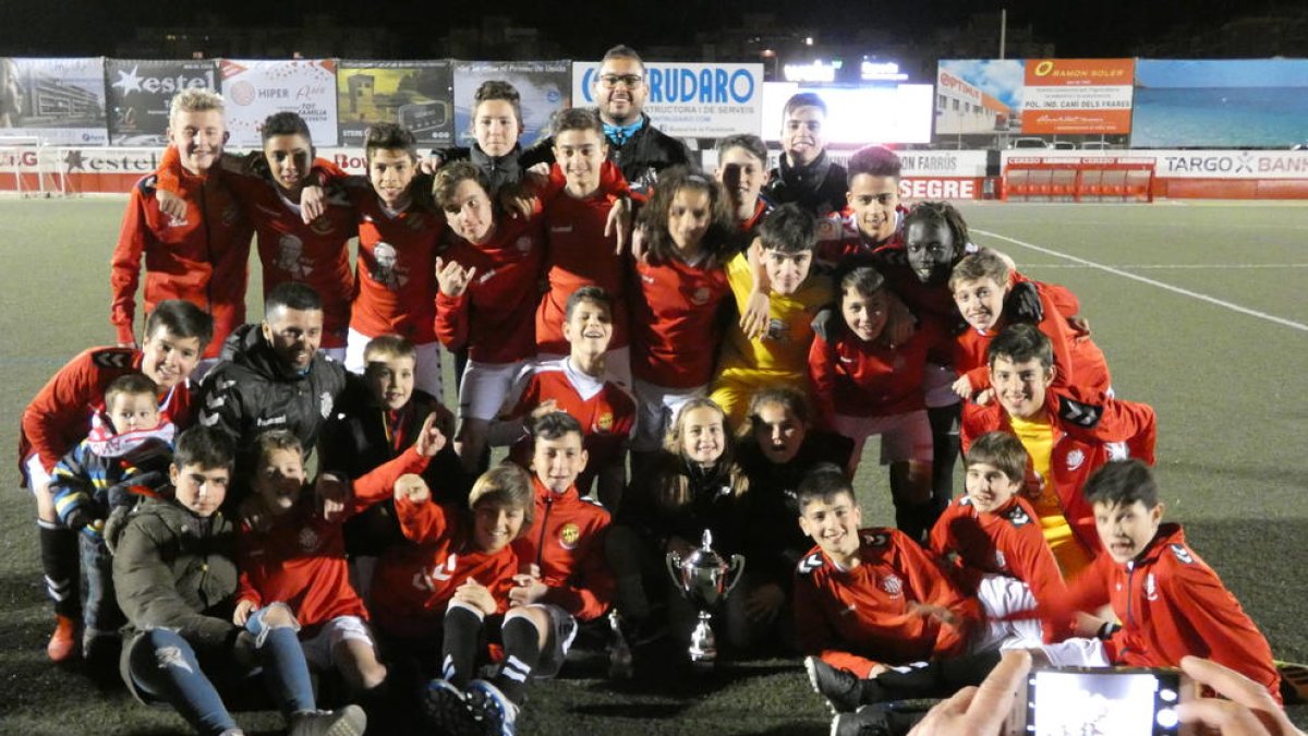 Els jugadors del Nàstic celebren el triomf.