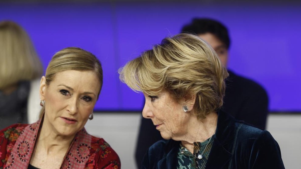 Cristina Cifuentes i Esperanza Aguirre, expresidentes de Madrid, en una imatge de l’any passat.