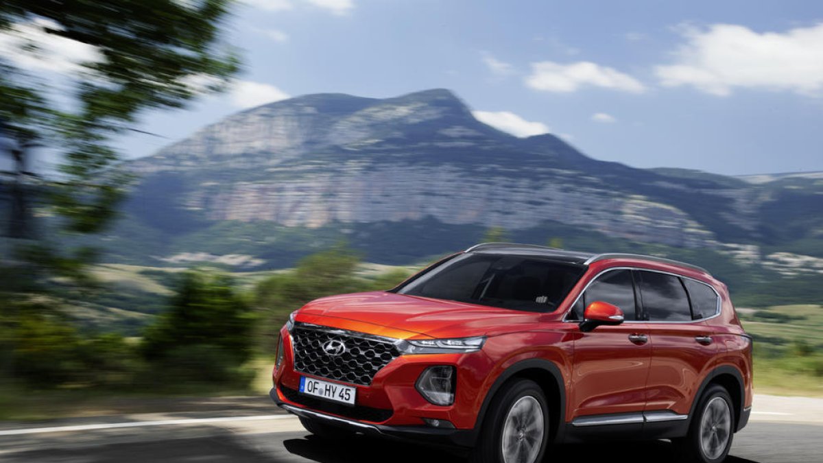 El Hyundai Santa Fe incorpora el monitor de punt mort per guanyar seguretat