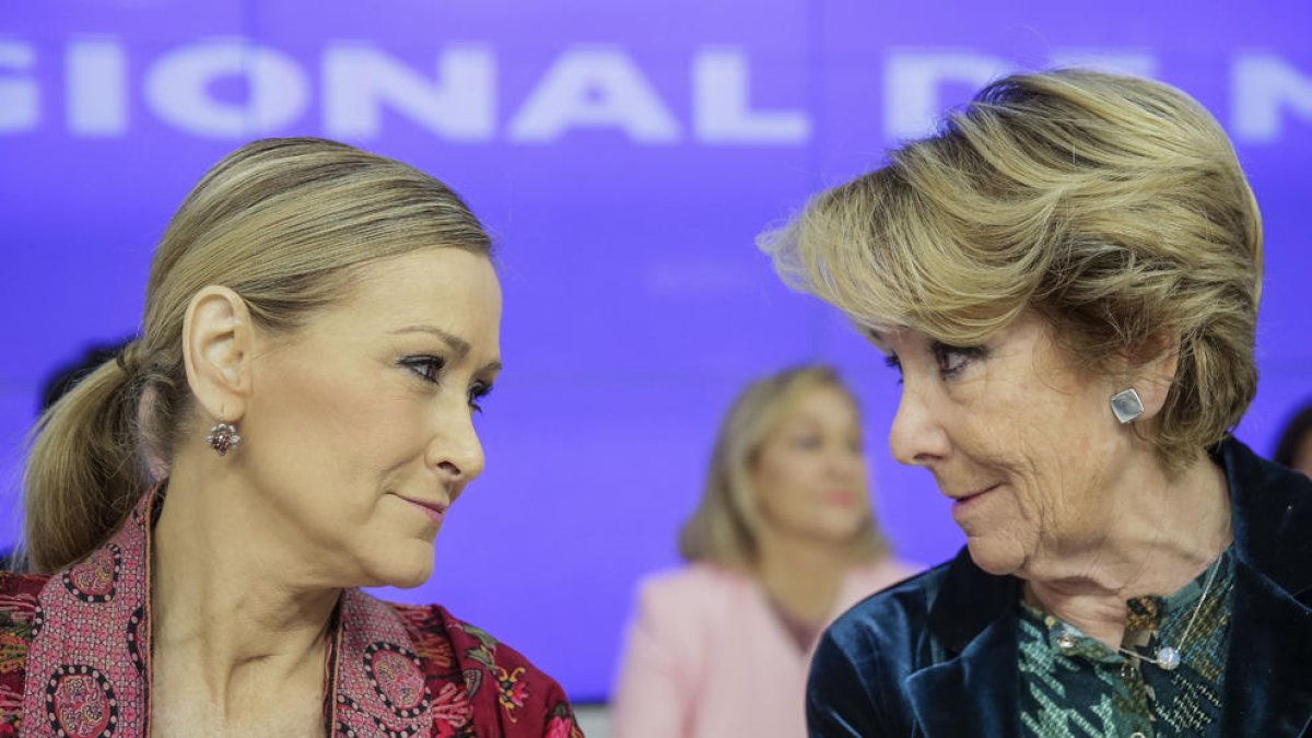 Les expresidentes de la Comunitat de Madrid Cristina Cifuentes i Esperanza Aguirre.
