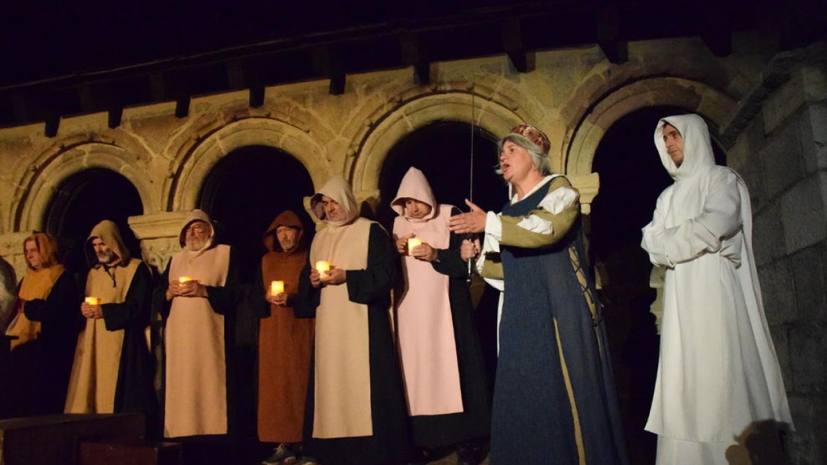 Una de les escenes del muntatge dedicat a sant Ermengol, bisbe de la Seu entre el 1010 i el 1035.