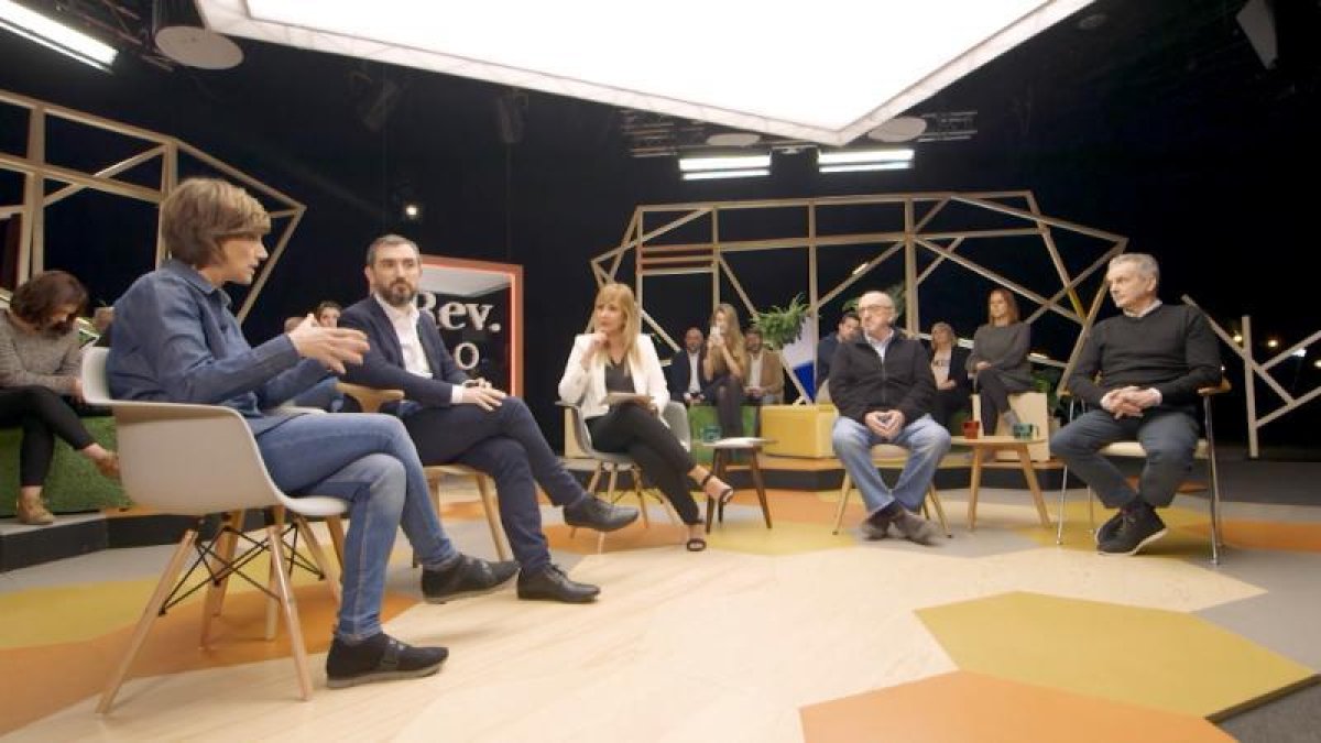 Raquel Sans, Ignacio Escolar, Xantal Llavina y Jaume Roures.