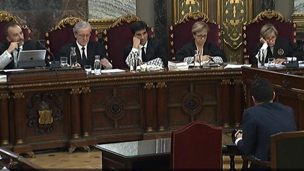 Miembros de la Mesa de Cs y PSC contradicen a Forcadell: