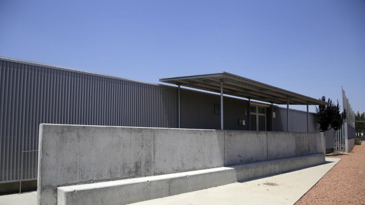 L’institut de Torrefarrera ja s’està construint i substituirà els barracons el març que ve.