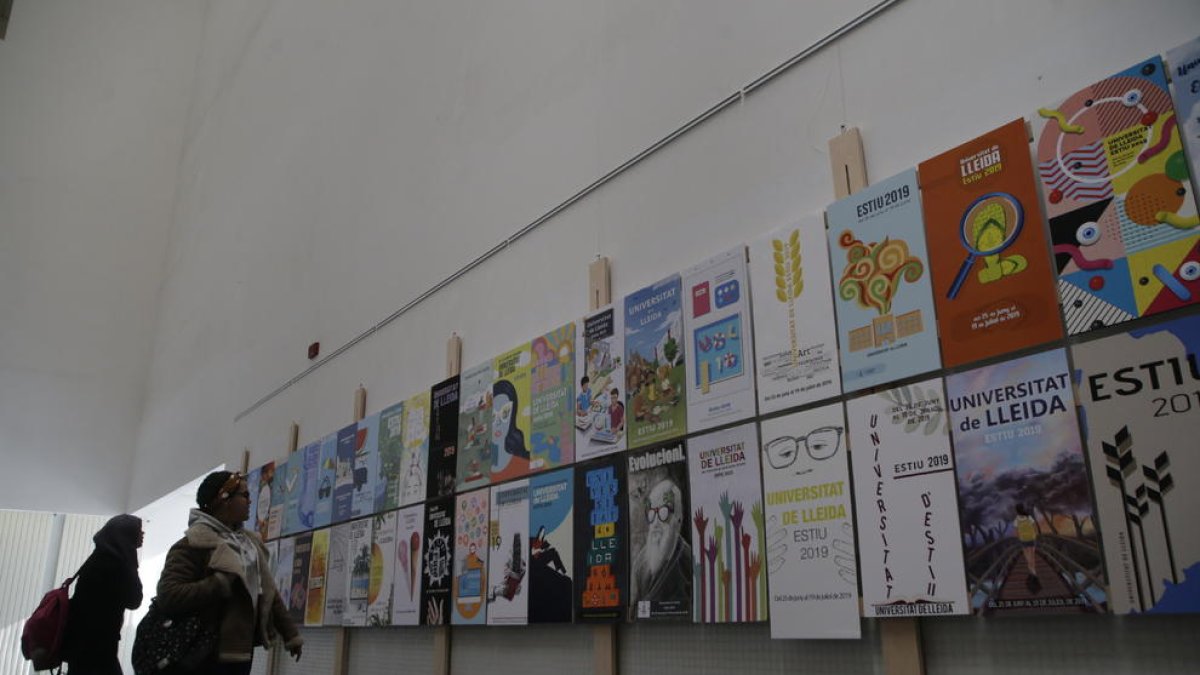 Exposición de los carteles en el edificio Polivalent de la UdL.