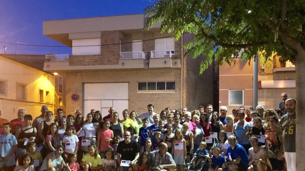 Un centenar de persones al primer