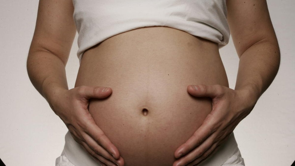 Un 57% de dones ha renunciat a llocs de treball per ser incompatibles amb la maternitat