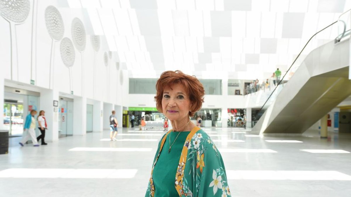 Carmen Villanueva, de 71 años, recibió un riñón hace 50 años.