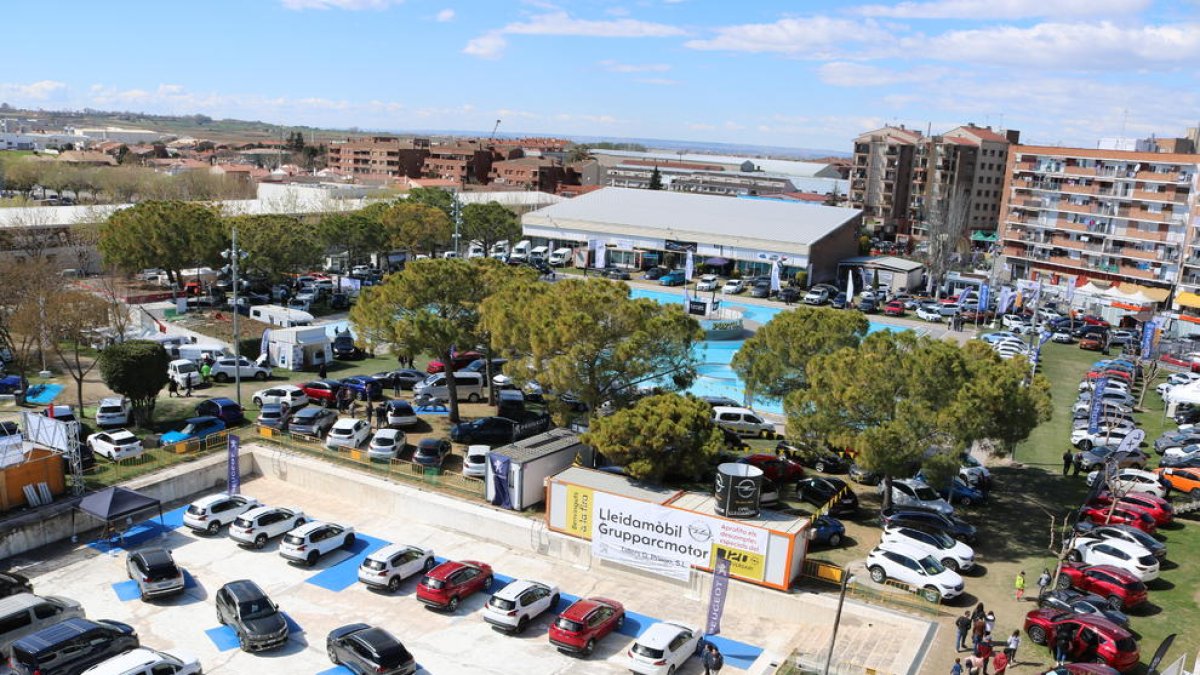 L’antiga piscina forma part del Saló de l’Automòbil.