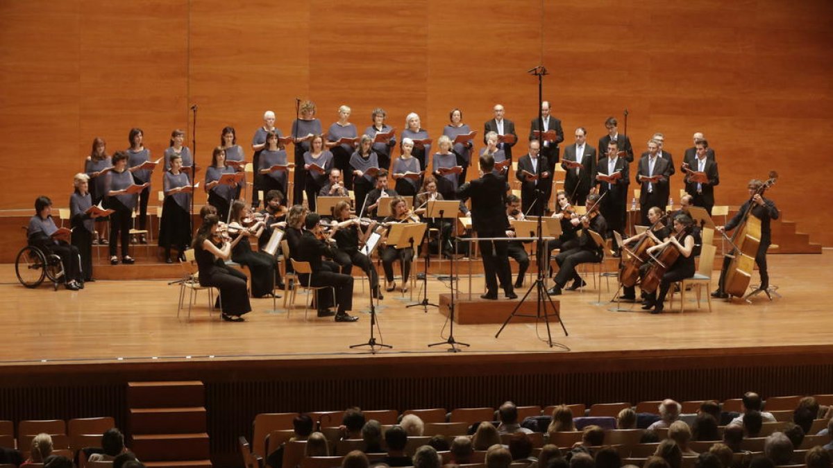 L’orquestra del festival va acomiadar l’edició anterior a l’Auditori a ritme de Bach i The Beatles.