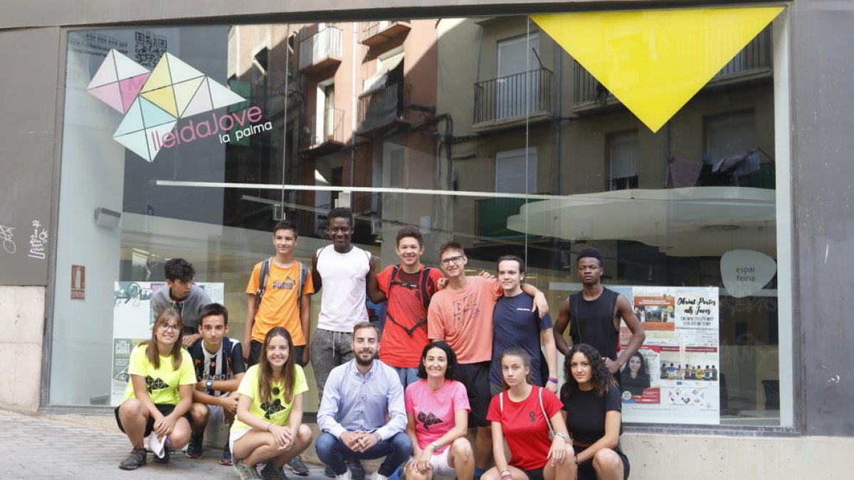Alguns dels participants en la Setmana Esportiva durant l’acte de presentació, ahir.