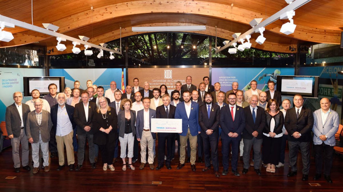 Imatge d’arxiu dels membres de la Taula de Treball Permanent de Pirineus-Barcelona.