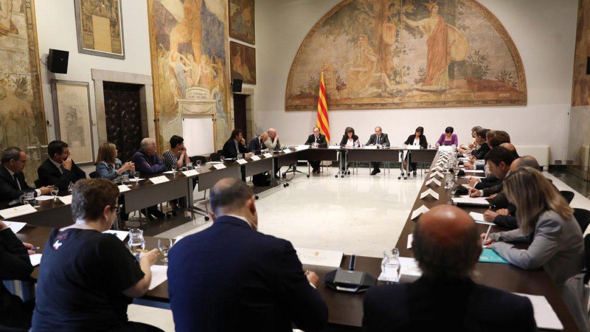 El president Torra y la consellera Jordà presidieron la cumbre convocada ayer en Barcelona.