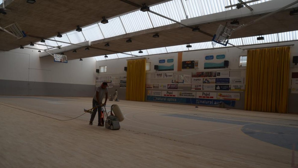 Las obras en el pabellón polideportivo.