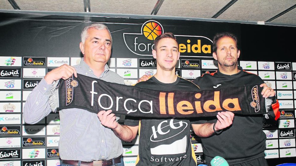 Djukan Djukanovic fue presentado ayer como nuevo jugador del ICG Força Lleida y mañana debutará.